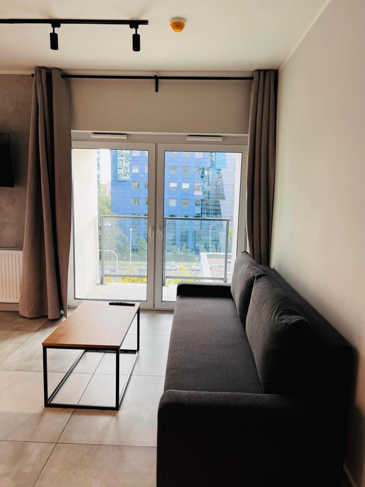 Property Apart - Legnicka Business Center Breslavia Exterior foto