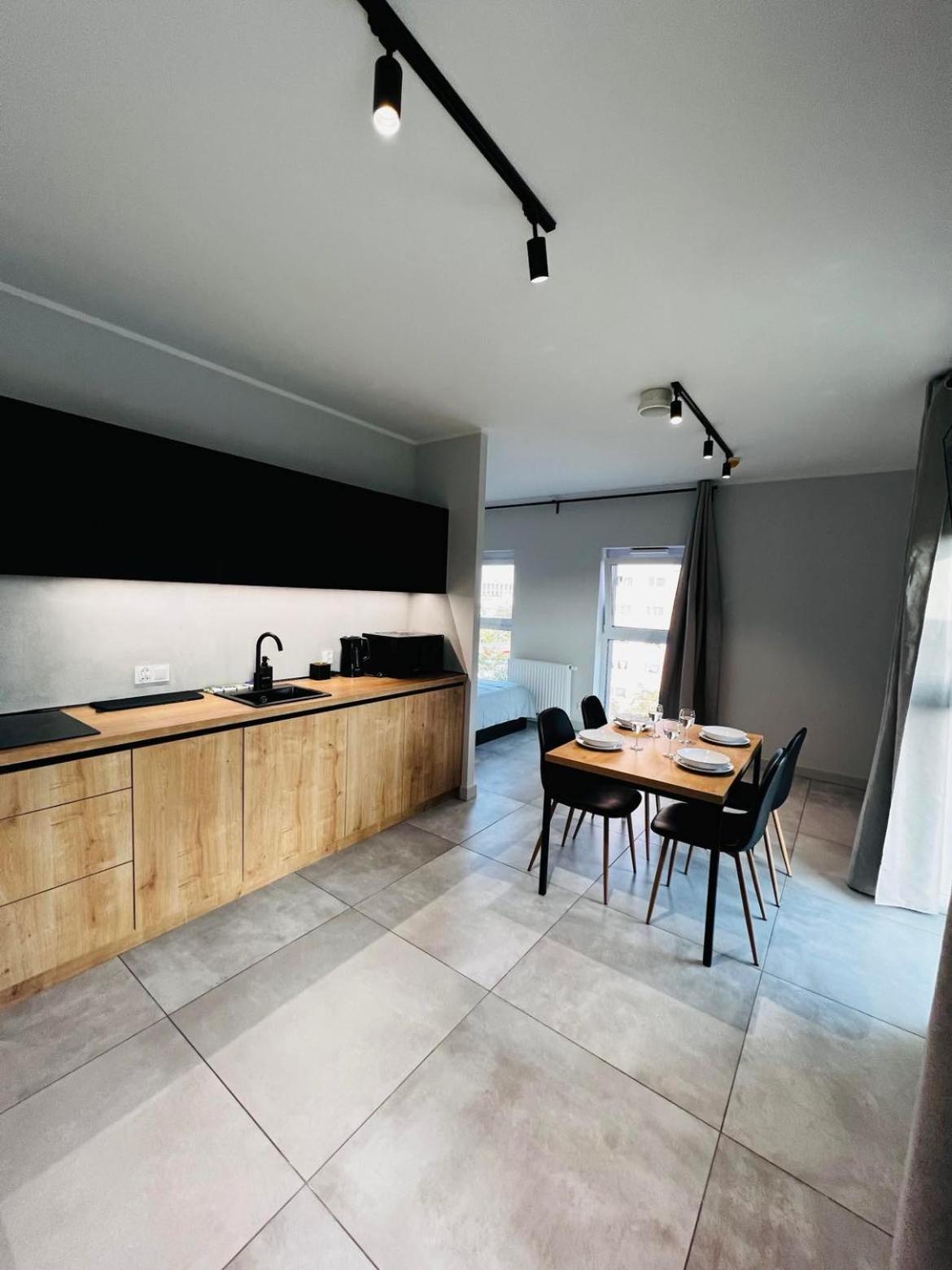 Property Apart - Legnicka Business Center Breslavia Exterior foto